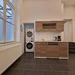 Raj Living - 300M2 Loft With 7 Rooms - 15 Min Messe Dus & Old Town Dus